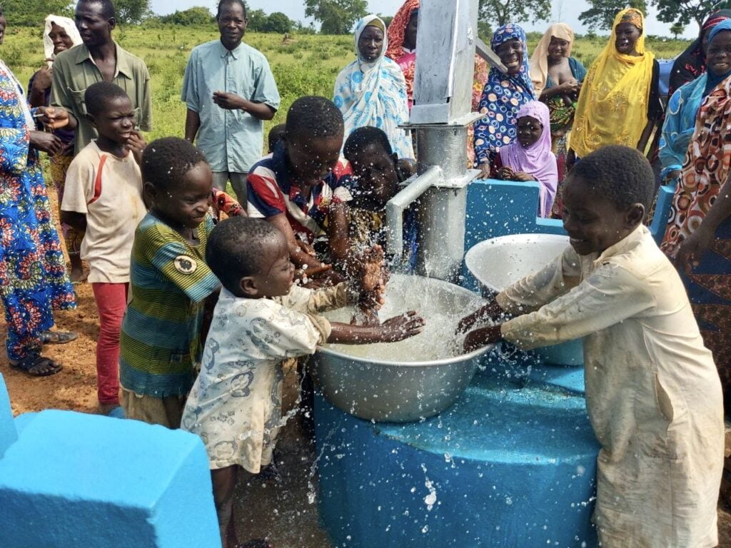 L'accès à l'eau potable : un droit fondamental pour les villages ruraux